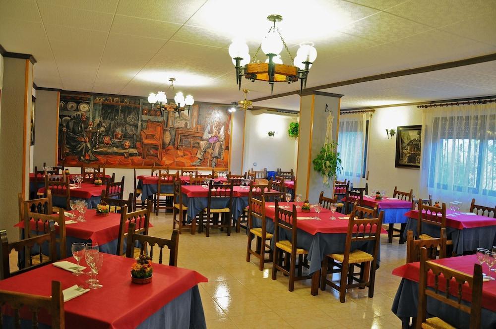 Hotel Cinca Эскалона Экстерьер фото
