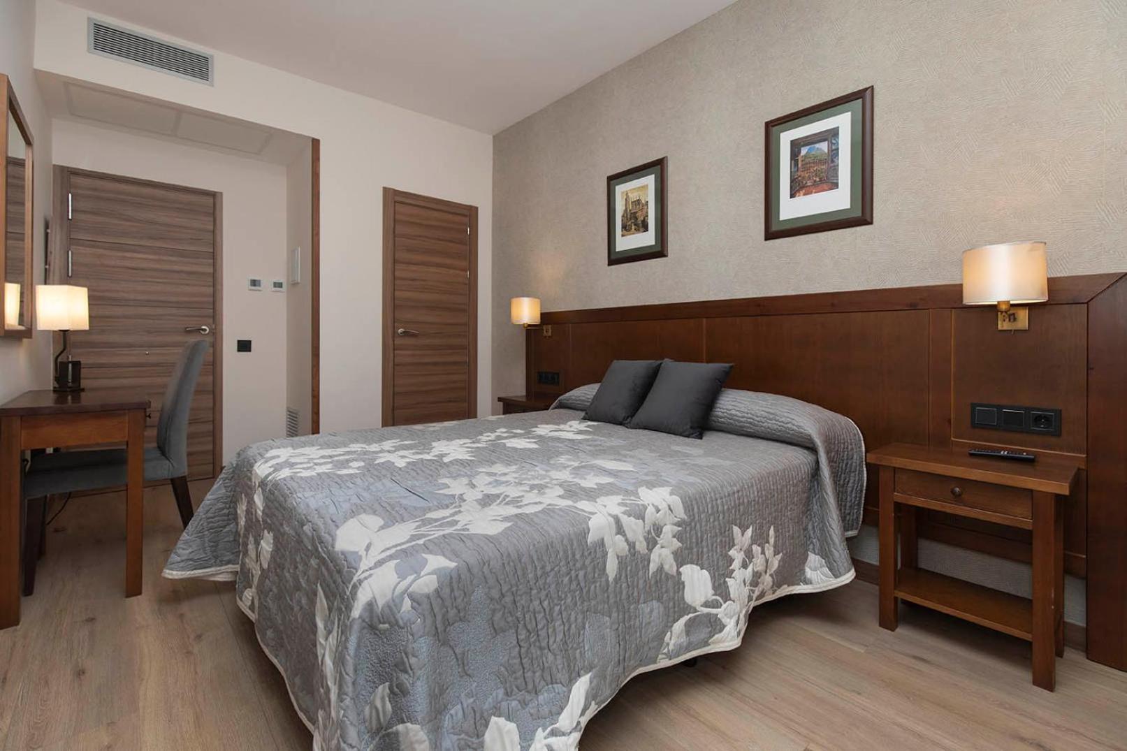 Hotel Cinca Эскалона Экстерьер фото